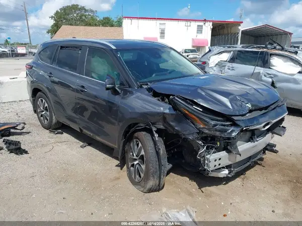 5TDKDRAH2RS528168 2024 TOYOTA HIGHLANDER - Image 1