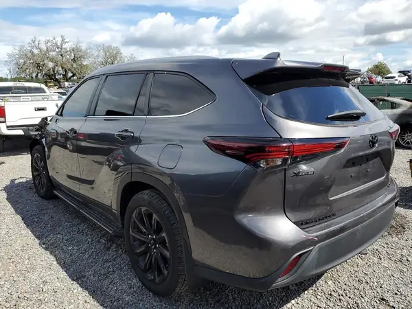 5TDKDRAH2RS528851 2024 TOYOTA HIGHLANDER - Image 2