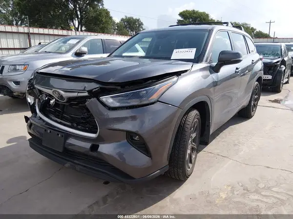 5TDKDRAH2RS531880 2024 TOYOTA HIGHLANDER - Image 2