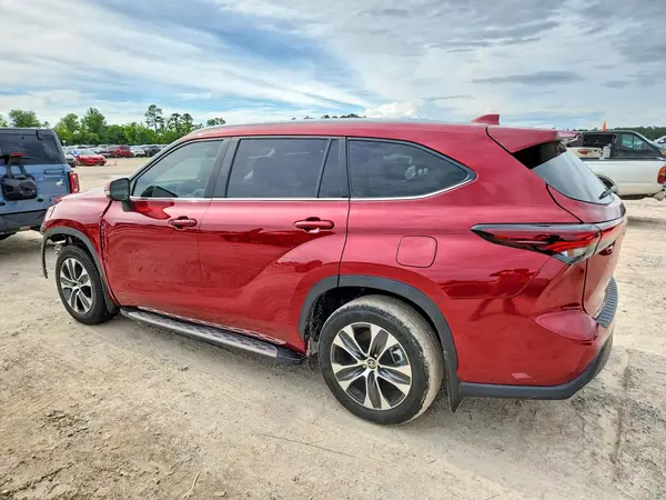 5TDKDRAH2RS533290 2024 TOYOTA HIGHLANDER - Image 2