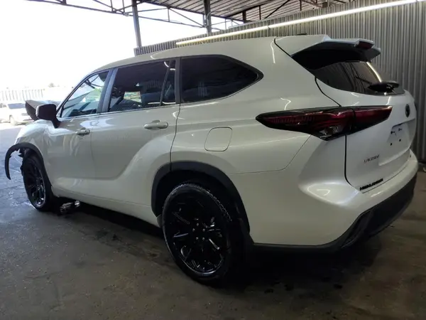5TDKDRAH2RS533662 2024 TOYOTA HIGHLANDER - Image 2