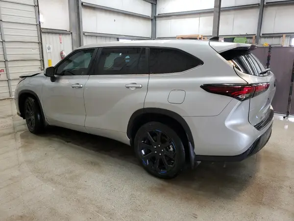 5TDKDRAH2RS534486 2024 TOYOTA HIGHLANDER - Image 2