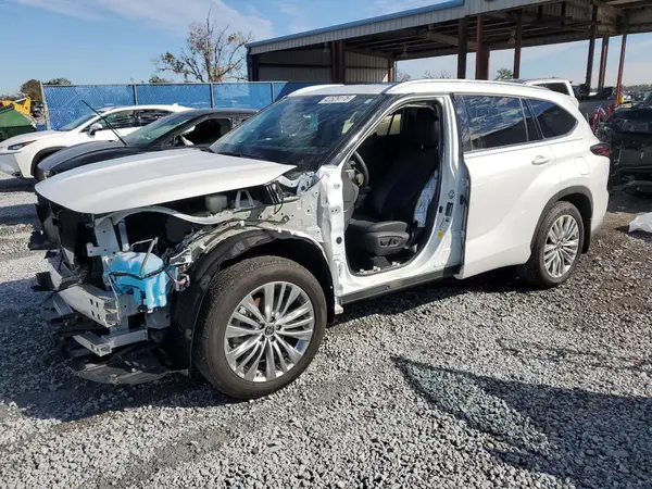 5TDKDRAH2RS540711 2024 TOYOTA HIGHLANDER - Image 1
