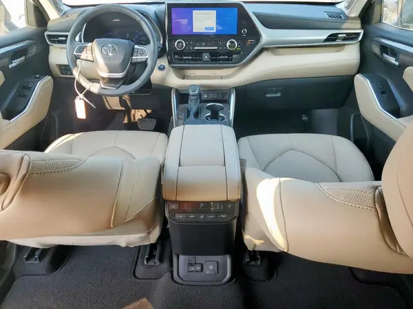 5TDKDRAH2RS544080 2024 TOYOTA HIGHLANDER - Image 8