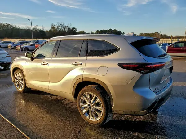5TDKDRAH2SS556896 2025 TOYOTA HIGHLANDER - Image 2