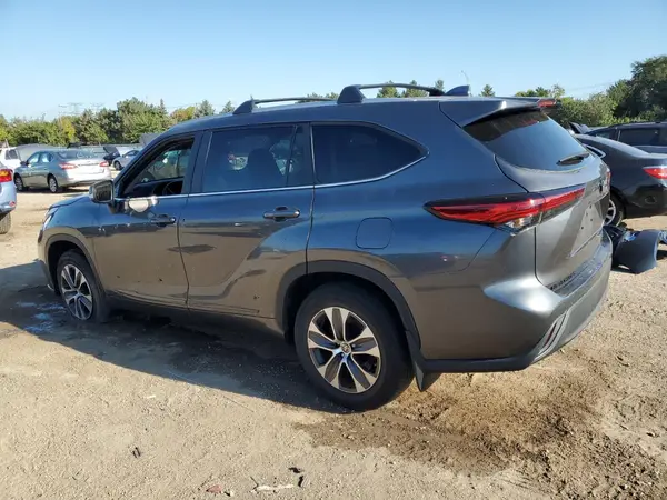 5TDKDRAH3PS000684 2023 TOYOTA HIGHLANDER - Image 2