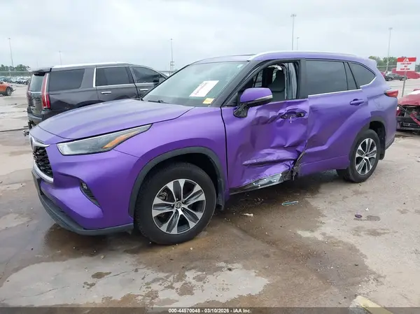 5TDKDRAH3PS006372 2023 TOYOTA HIGHLANDER - Image 2