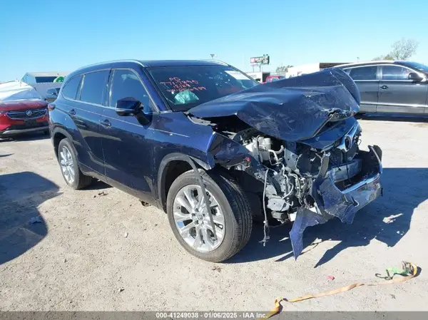 5TDKDRAH3PS006839 2023 TOYOTA HIGHLANDER - Image 1