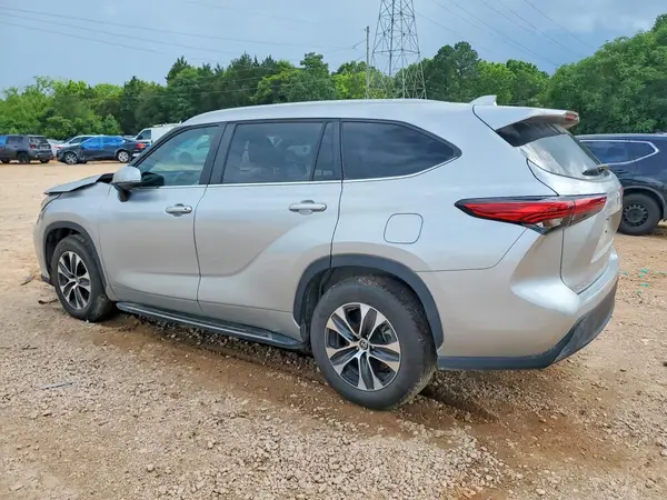 5TDKDRAH3PS008851 2023 TOYOTA HIGHLANDER - Image 2