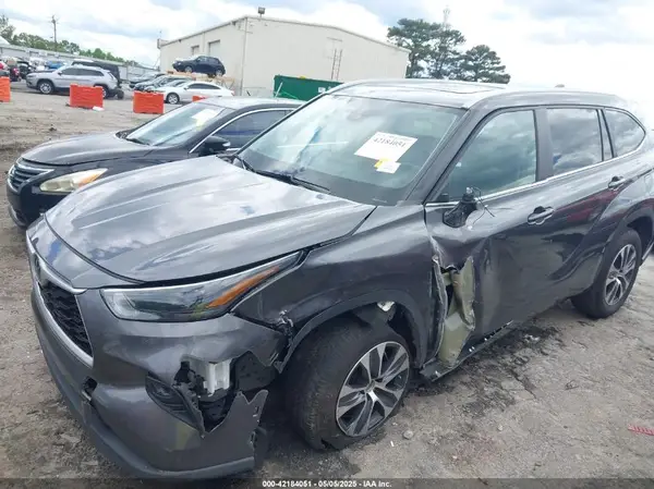 5TDKDRAH3PS013161 2023 TOYOTA HIGHLANDER - Image 2