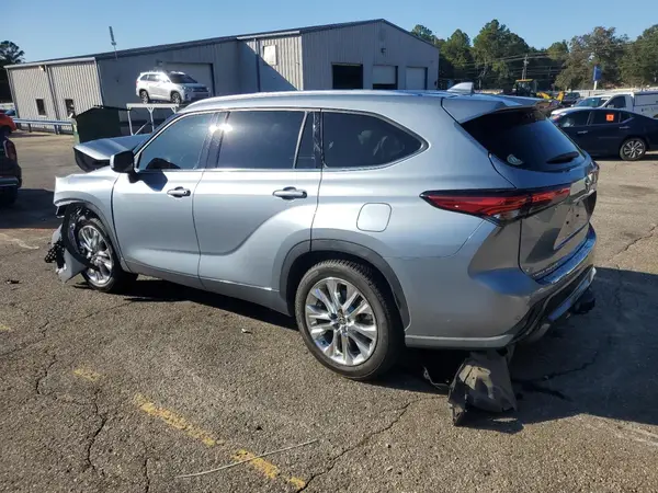 5TDKDRAH3PS013693 2023 TOYOTA HIGHLANDER - Image 2