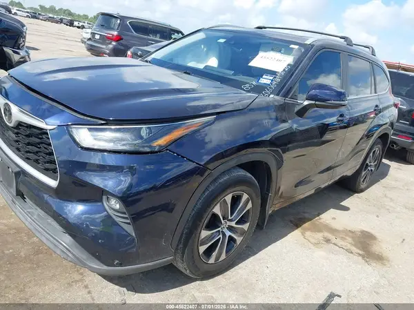 5TDKDRAH3PS018571 2023 TOYOTA HIGHLANDER - Image 2