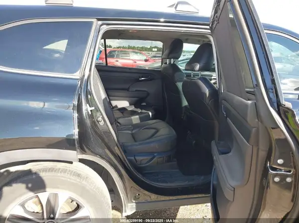 5TDKDRAH3PS022880 2023 TOYOTA HIGHLANDER - Image 8