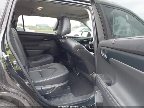 5TDKDRAH3PS023835 2023 TOYOTA HIGHLANDER - Image 8