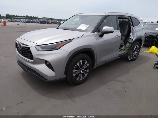 5TDKDRAH3PS024208 2023 TOYOTA HIGHLANDER - Image 2