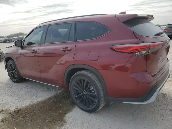5TDKDRAH3PS030171 2023 TOYOTA HIGHLANDER - Image 2