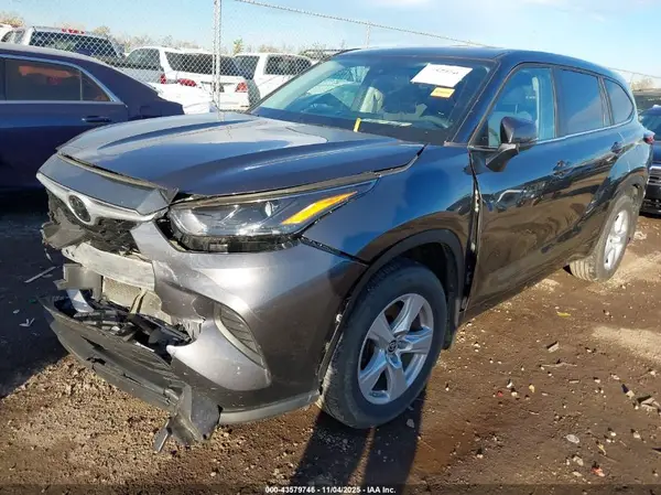 5TDKDRAH3PS038691 2023 TOYOTA HIGHLANDER - Image 2