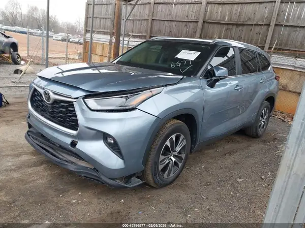 5TDKDRAH3PS042725 2023 TOYOTA HIGHLANDER - Image 2