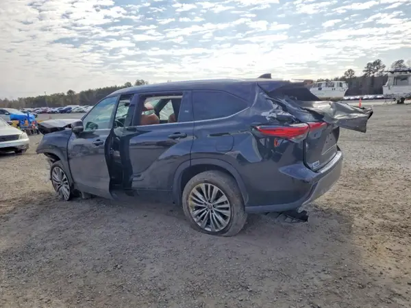 5TDKDRAH3PS043065 2023 TOYOTA HIGHLANDER - Image 2