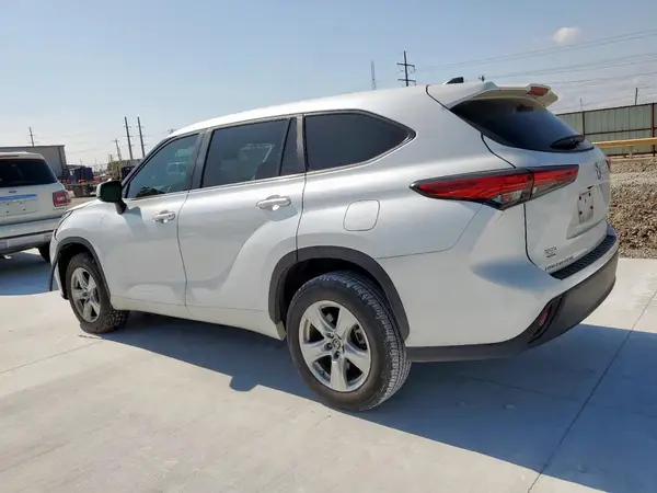 5TDKDRAH3PS043681 2023 TOYOTA HIGHLANDER - Image 2
