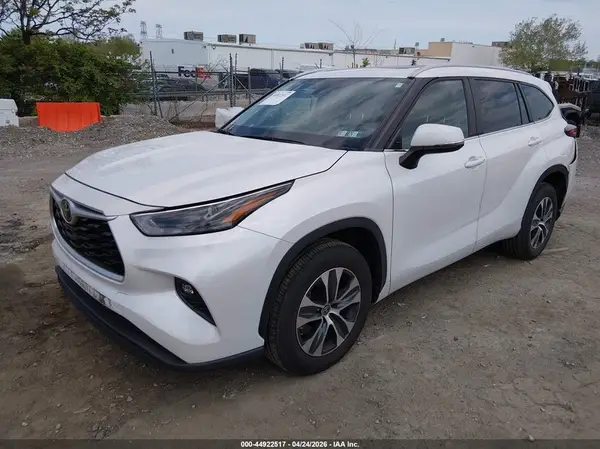 5TDKDRAH3PS047696 2023 TOYOTA HIGHLANDER - Image 2