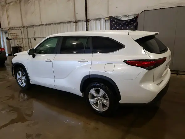 5TDKDRAH3PS047942 2023 TOYOTA HIGHLANDER - Image 2
