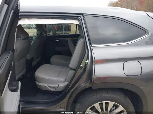 5TDKDRAH3PS505981 2023 TOYOTA HIGHLANDER - Image 8