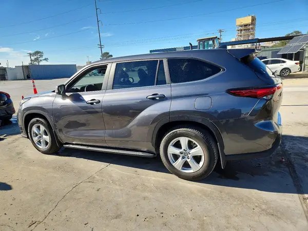 5TDKDRAH3PS506001 2023 TOYOTA HIGHLANDER - Image 2