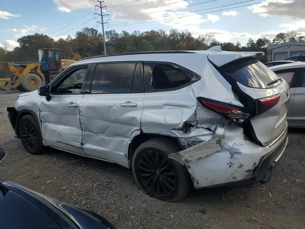 5TDKDRAH3PS507729 2023 TOYOTA HIGHLANDER - Image 2