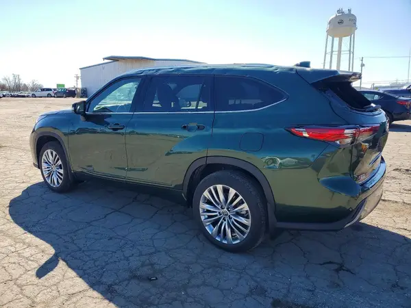 5TDKDRAH3PS507763 2023 TOYOTA HIGHLANDER - Image 2