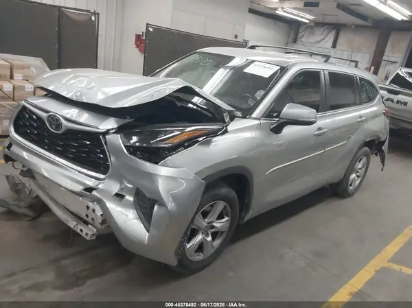 5TDKDRAH3PS517239 2023 TOYOTA HIGHLANDER - Image 2