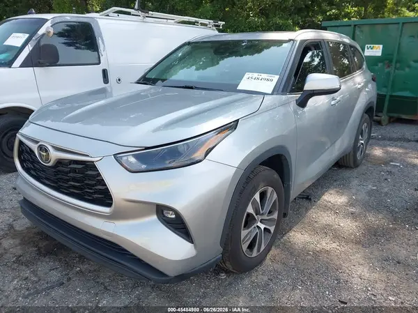 5TDKDRAH3RS528258 2024 TOYOTA HIGHLANDER - Image 2