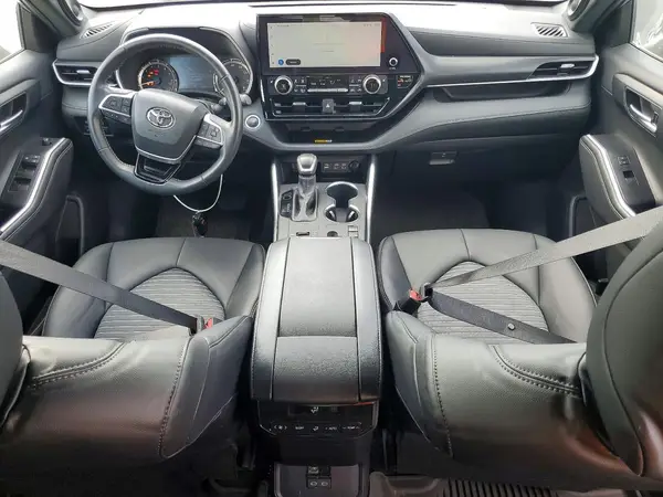 5TDKDRAH3RS529877 2024 TOYOTA HIGHLANDER - Image 8