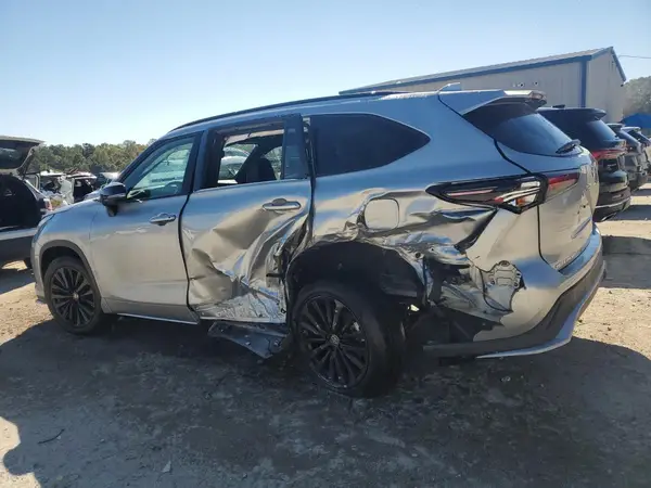 5TDKDRAH3RS537249 2024 TOYOTA HIGHLANDER - Image 2