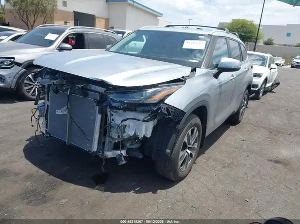 5TDKDRAH3RS538823 2024 TOYOTA HIGHLANDER - Image 2