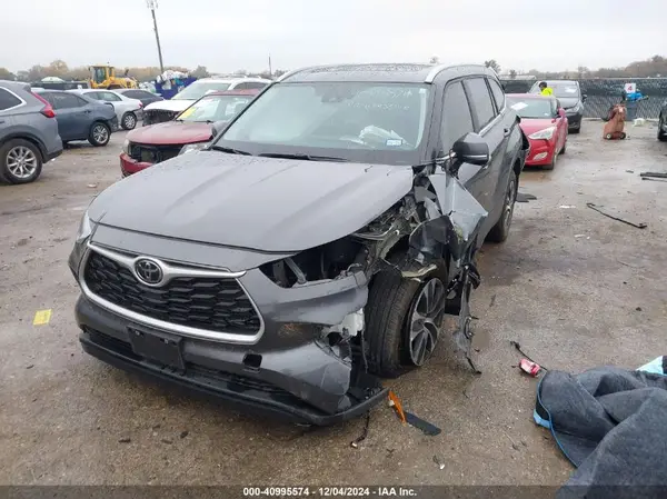 5TDKDRAH3RS542077 2024 TOYOTA HIGHLANDER - Image 2