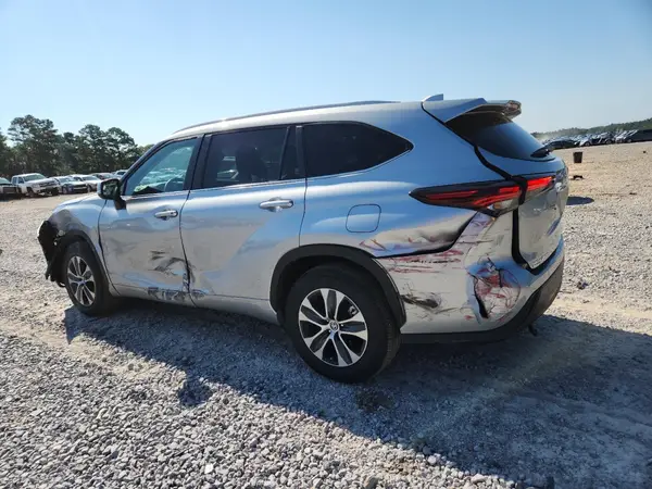 5TDKDRAH3RS544640 2024 TOYOTA HIGHLANDER - Image 2