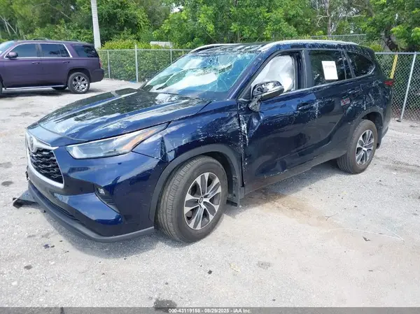 5TDKDRAH3SS553702 2025 TOYOTA HIGHLANDER - Image 2