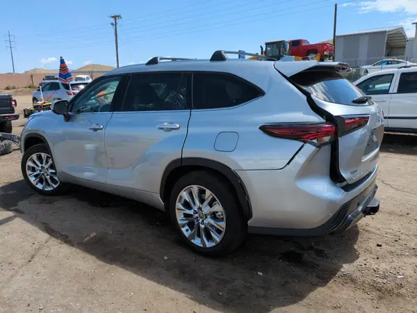 5TDKDRAH3SS555482 2025 TOYOTA HIGHLANDER - Image 2