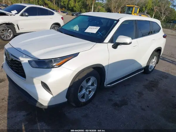 5TDKDRAH4PS000287 2023 TOYOTA HIGHLANDER - Image 2