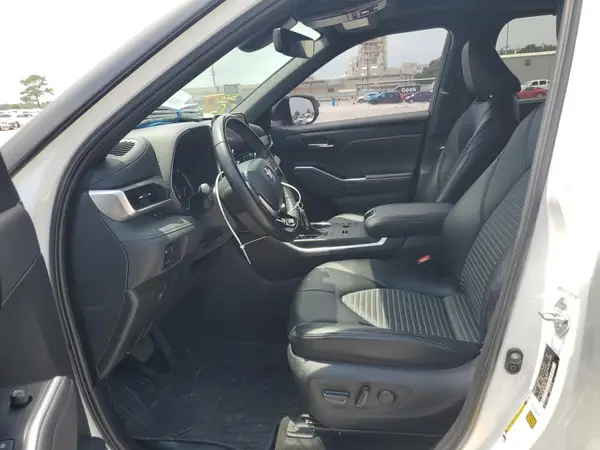 5TDKDRAH4PS017106 2023 TOYOTA HIGHLANDER - Image 8