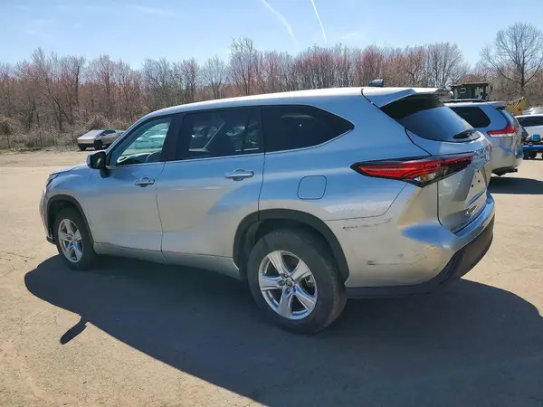 5TDKDRAH4PS020586 2023 TOYOTA HIGHLANDER - Image 2