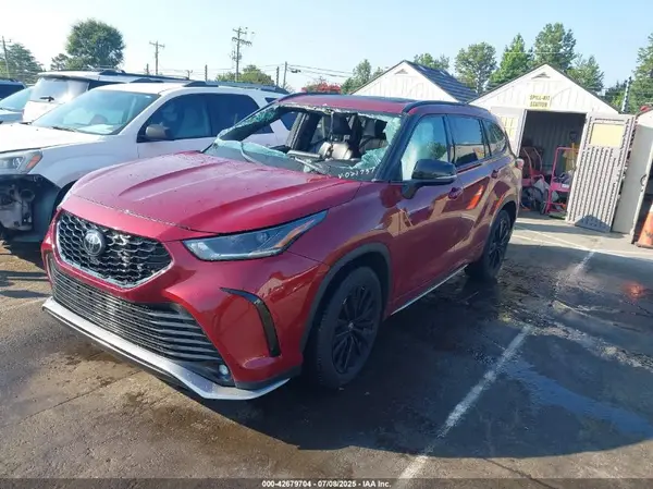 5TDKDRAH4PS021737 2023 TOYOTA HIGHLANDER - Image 2