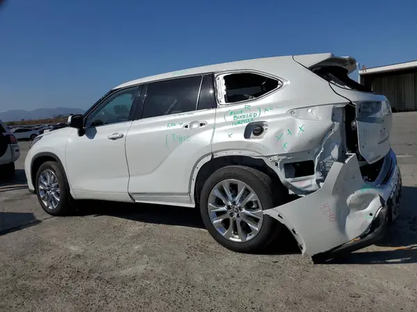 5TDKDRAH4PS024217 2023 TOYOTA HIGHLANDER - Image 2