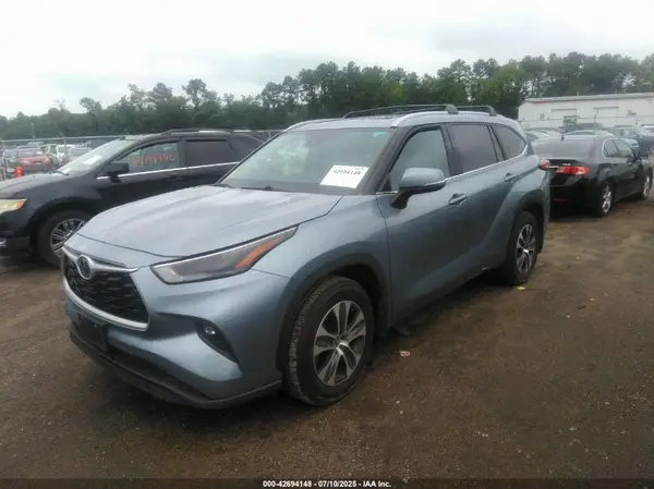 5TDKDRAH4PS026582 2023 TOYOTA HIGHLANDER - Image 2