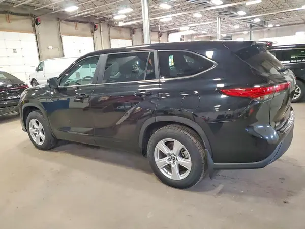 5TDKDRAH4PS027361 2023 TOYOTA HIGHLANDER - Image 2
