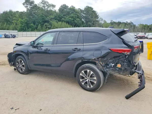 5TDKDRAH4PS027618 2023 TOYOTA HIGHLANDER - Image 2