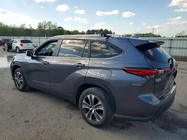 5TDKDRAH4PS028221 2023 TOYOTA HIGHLANDER - Image 2