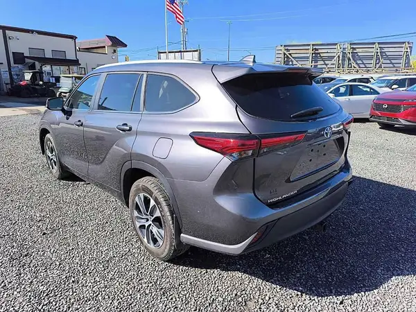 5TDKDRAH4PS029336 2023 TOYOTA HIGHLANDER - Image 2