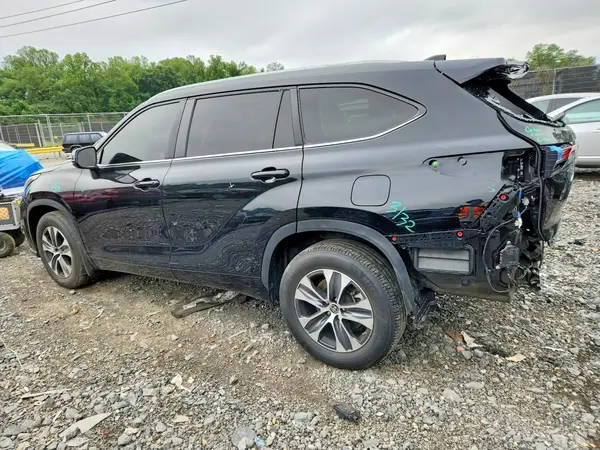 5TDKDRAH4PS029711 2023 TOYOTA HIGHLANDER - Image 2
